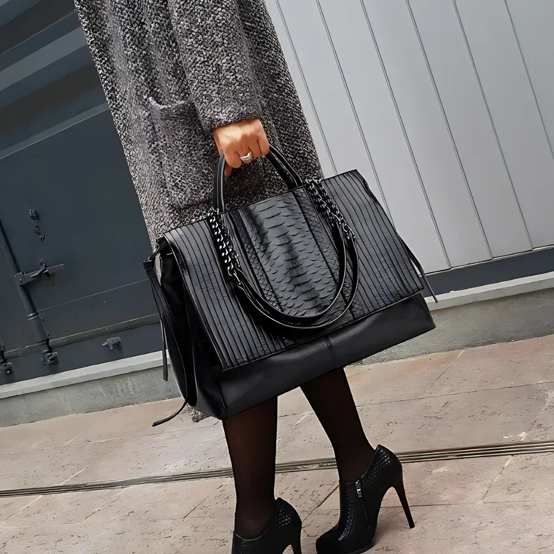 Ilaria Bella Notte Leather Handbag Rebooters