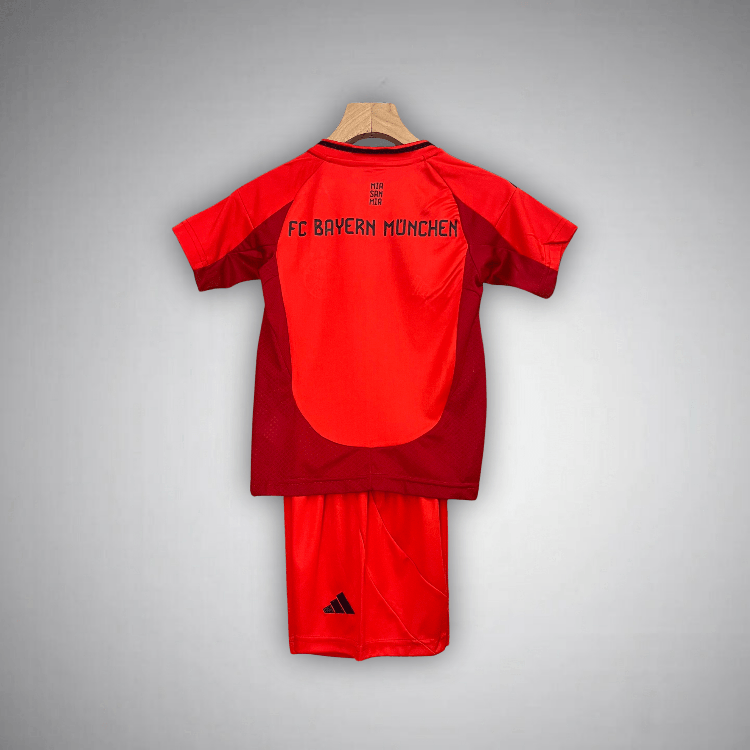 24/25 FC Bayern Home Kids Size Kit for Ultimate Comfort