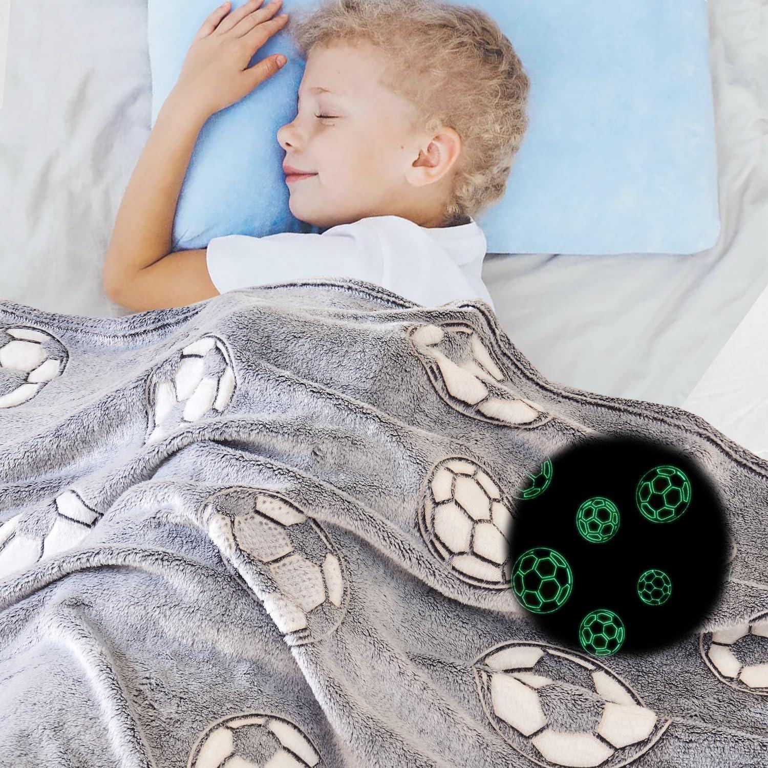 Glow-in-the-Dark Football Blanket – 130 × 150 cm, Kids, Soft Throw, Luminous Print