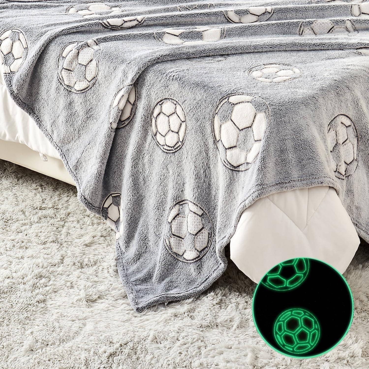 Glow-in-the-Dark Football Blanket – 130 × 150 cm, Kids, Soft Throw, Luminous Print