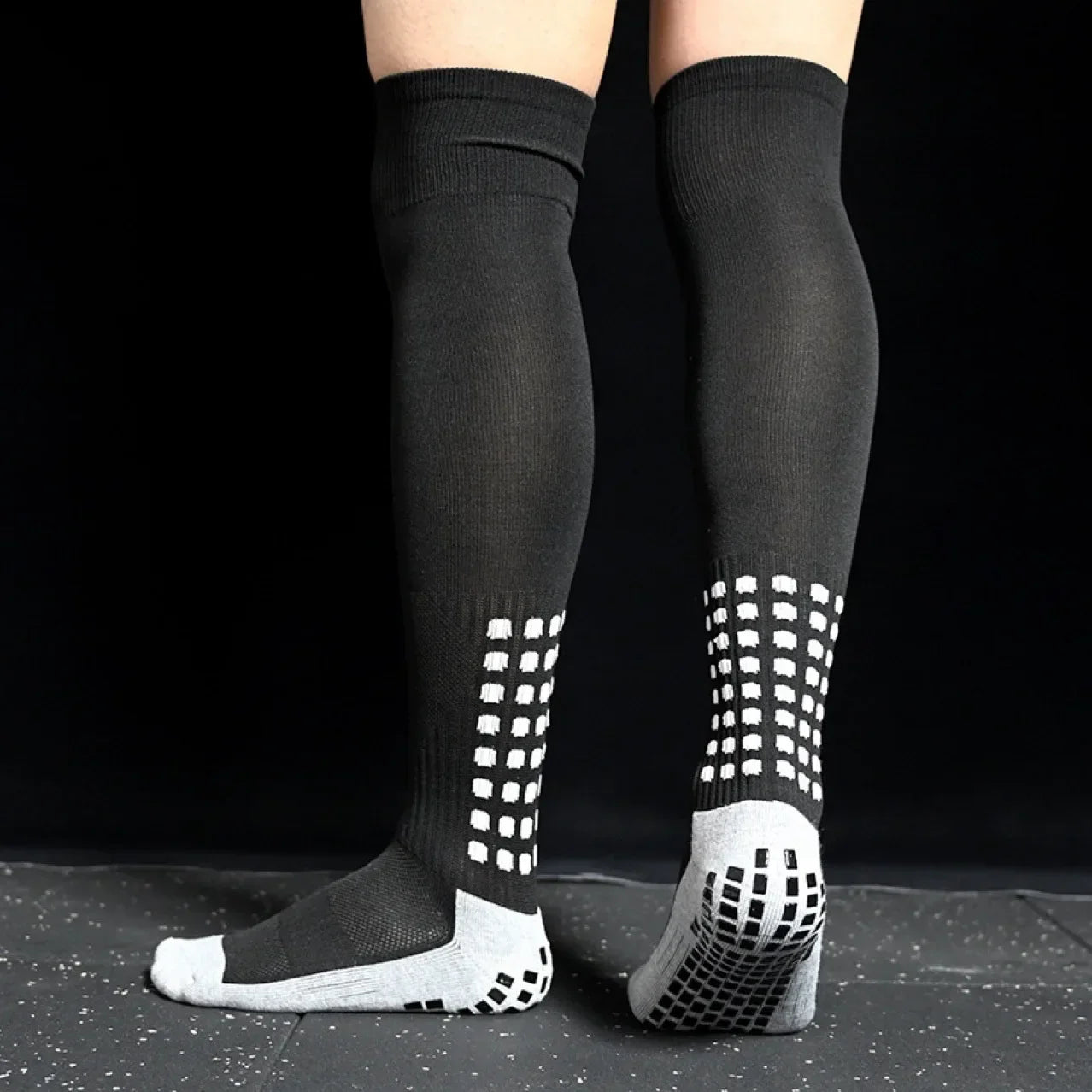 Football Training Socks – Knee-High, Thickened, Anti-Slip Grip, Breathable Stretch, One Size