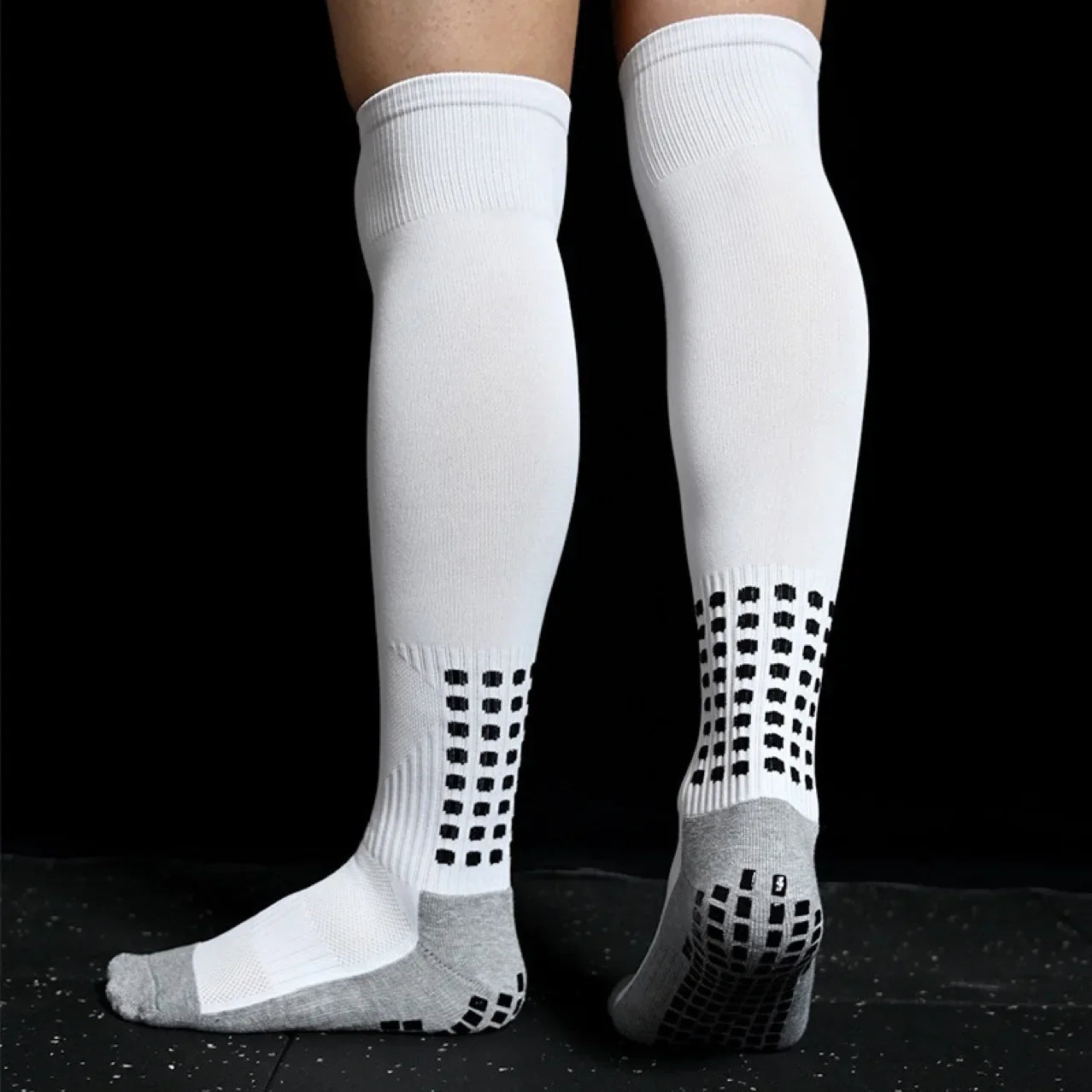 Football Training Socks – Knee-High, Thickened, Anti-Slip Grip, Breathable Stretch, One Size