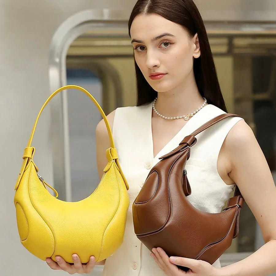 Giovanna Niche Vintage Leather Crescent Bag Rebooters