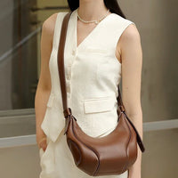 Giovanna Niche Vintage Leather Crescent Bag Rebooters