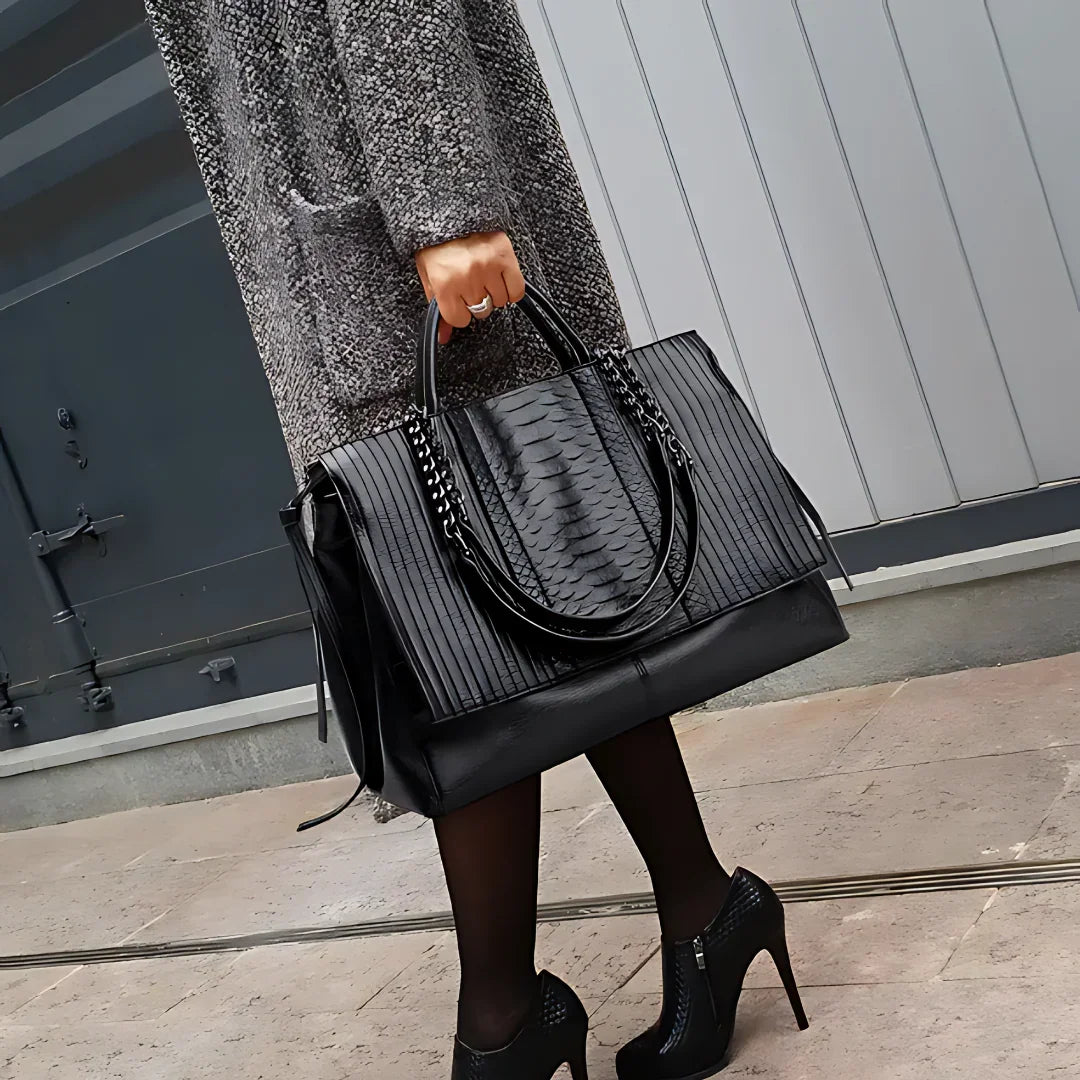 Ilaria Bella Notte Leather Handbag Rebooters