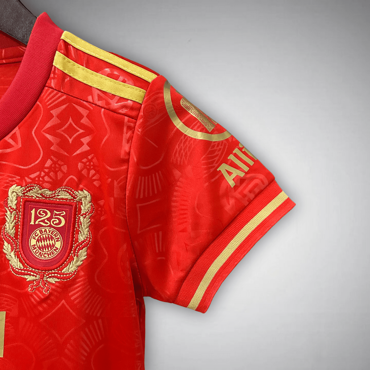 FC Bayern 125 Anniversary Kids Size Kit for Young Fans